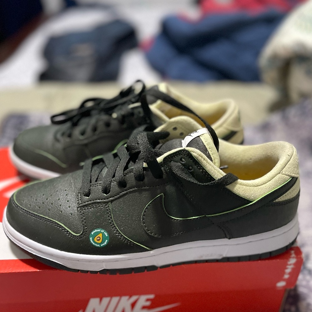 Nike Dunk Avocado womens 9